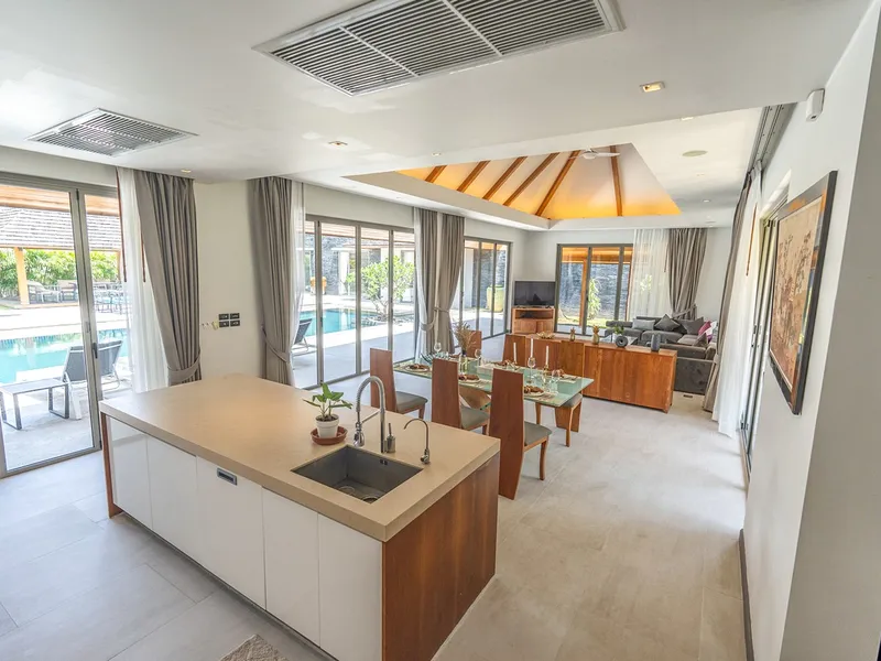 Анчан Лагун, Вилла с 4 спальнями и бассейном на продажу, Лаян - Layan, Phuket - Главное фото
