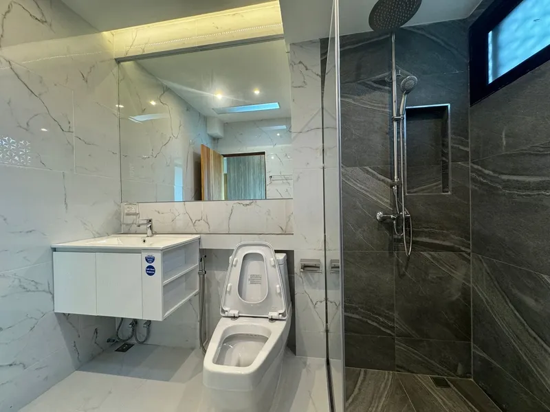 3-Bedroom Pool Villa for Sale, Rawai, 5 Min to Nai Harn Beach, Freehold - Rawai, Phuket - Main photo