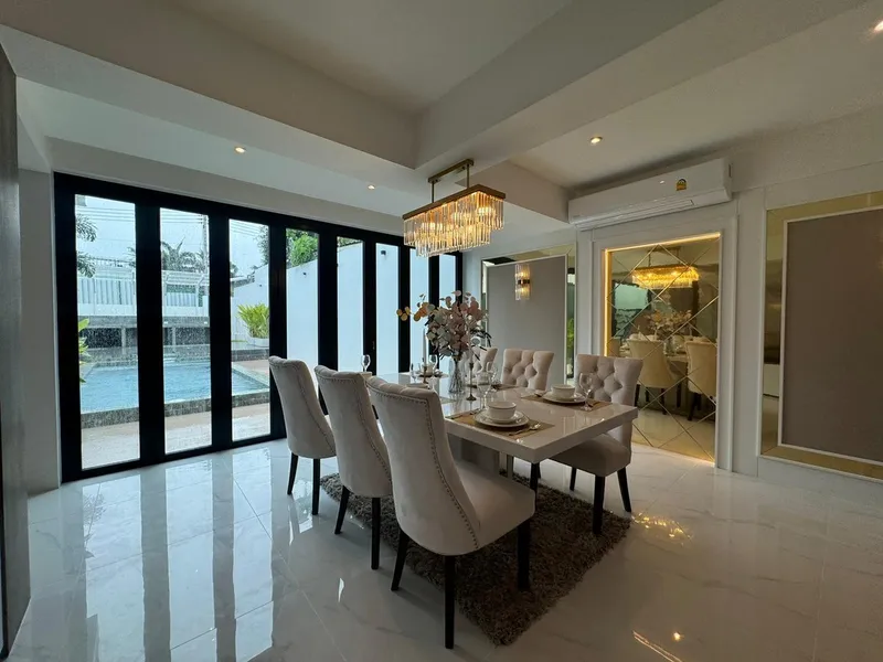 3-Bedroom Pool Villa for Sale, Rawai, 5 Min to Nai Harn Beach, Freehold - Rawai, Phuket - Main photo
