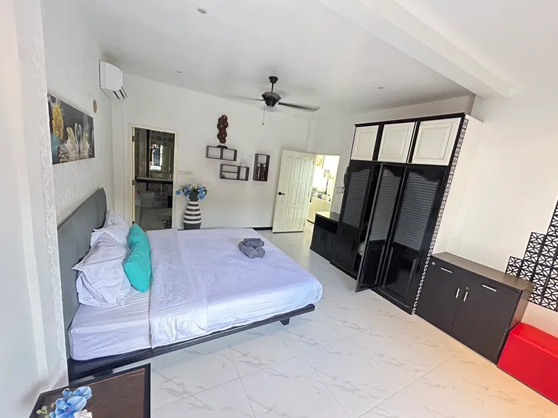 3-Bedroom Pool Villa for Rent, Nai Harn, 4 Min Drive to Beach - Nai Harn, Phuket - Main photo