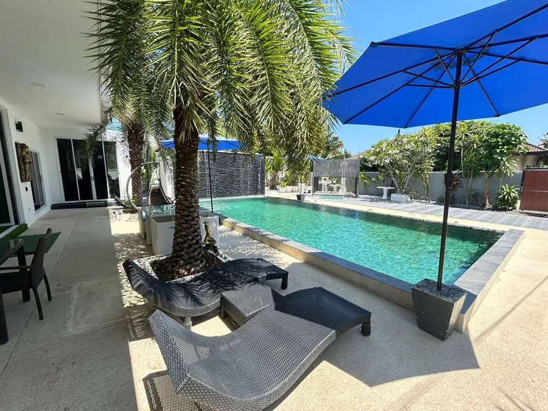 3-Bedroom Pool Villa for Rent, Nai Harn, 4 Min Drive to Beach - Nai Harn, Phuket - Main photo