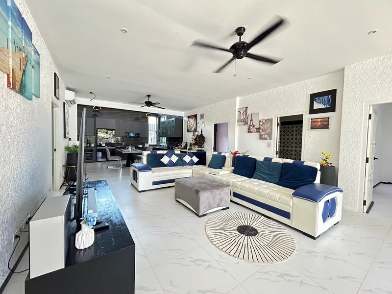 3-Bedroom Pool Villa for Rent, Nai Harn, 4 Min Drive to Beach - Nai Harn, Phuket - Main photo