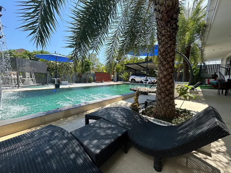 3-Bedroom Pool Villa for Rent, Nai Harn, 4 Min Drive to Beach - Nai Harn, Phuket - Main photo