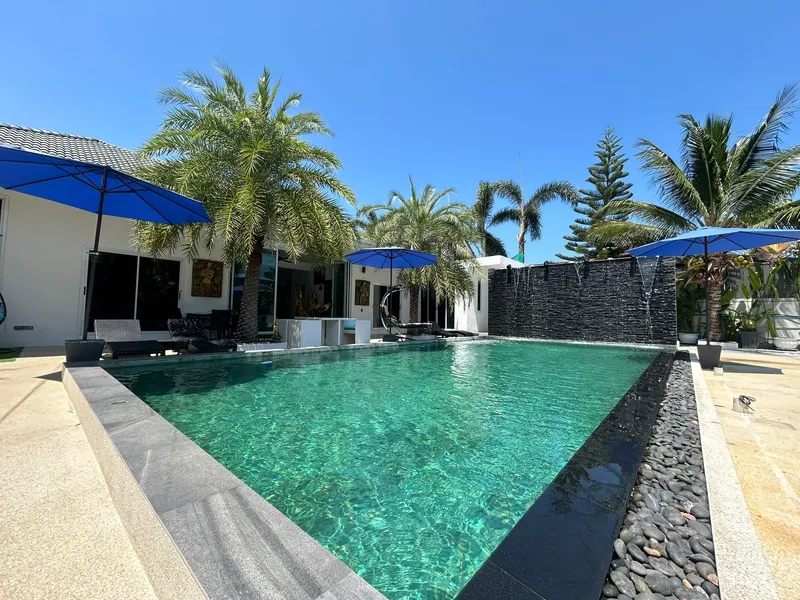3-Bedroom Pool Villa for Rent, Nai Harn, 4 Min Drive to Beach - Nai Harn, Phuket - Main photo