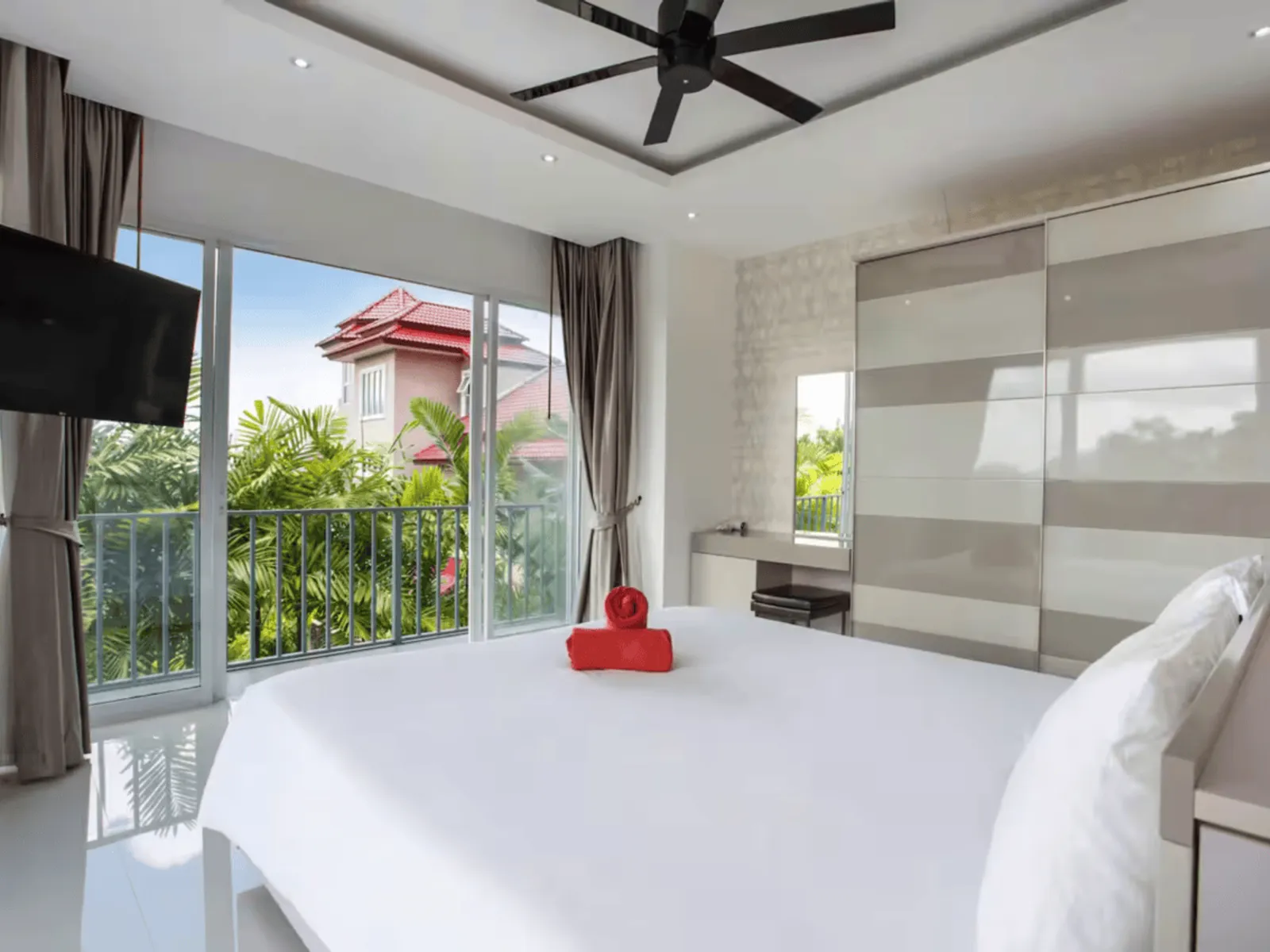 4-Bedroom Sea View Pool Villa for Rent, Chalong, Near Big Buddha - Chalong, Phuket - Photo 32