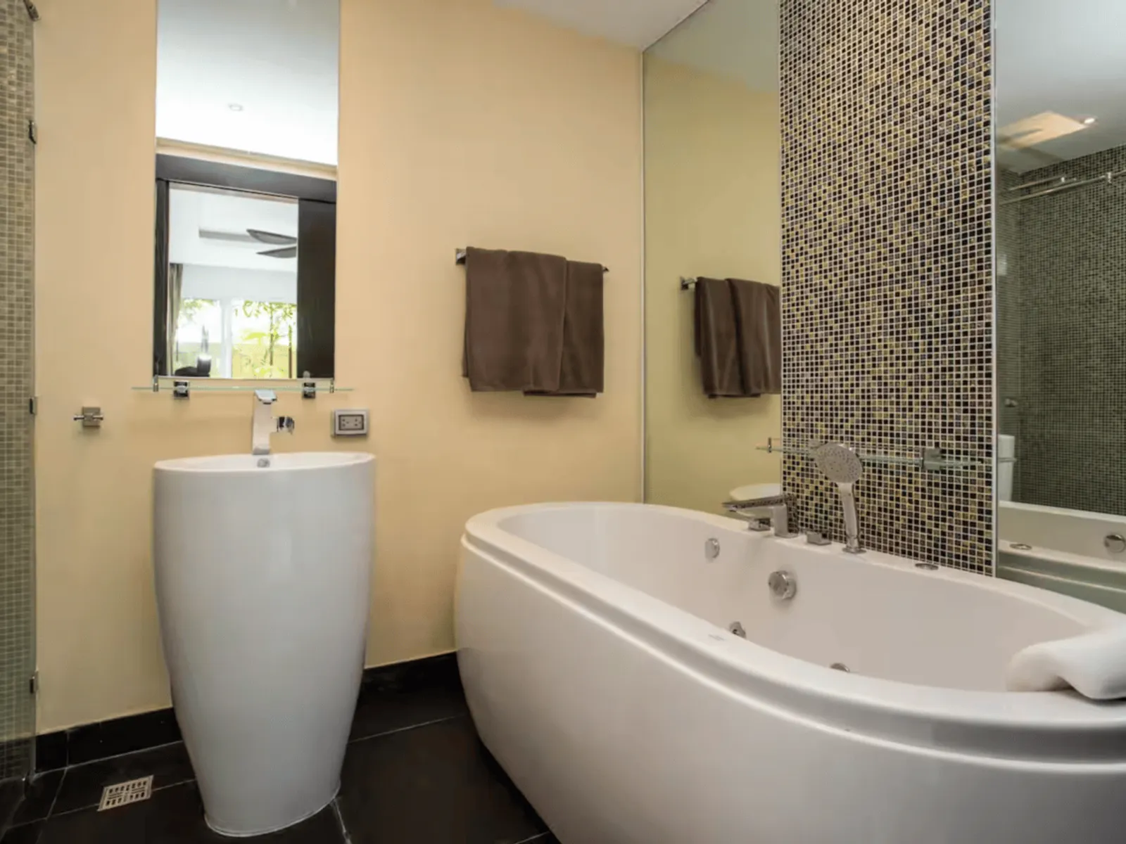 4-Bedroom Sea View Pool Villa for Rent, Chalong, Near Big Buddha - Chalong, Phuket - Photo 35