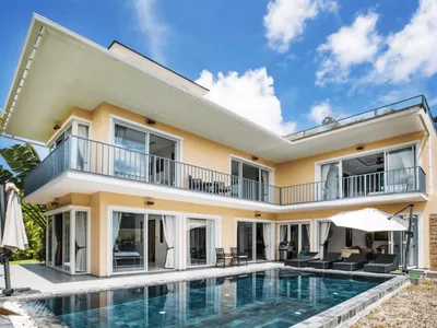 À louer : Villa 4 chambres avec vue mer et piscine, Chalong, près du Grand Bouddha - Chalong, Phuket - Propriété à vendre ou louer à Phuket