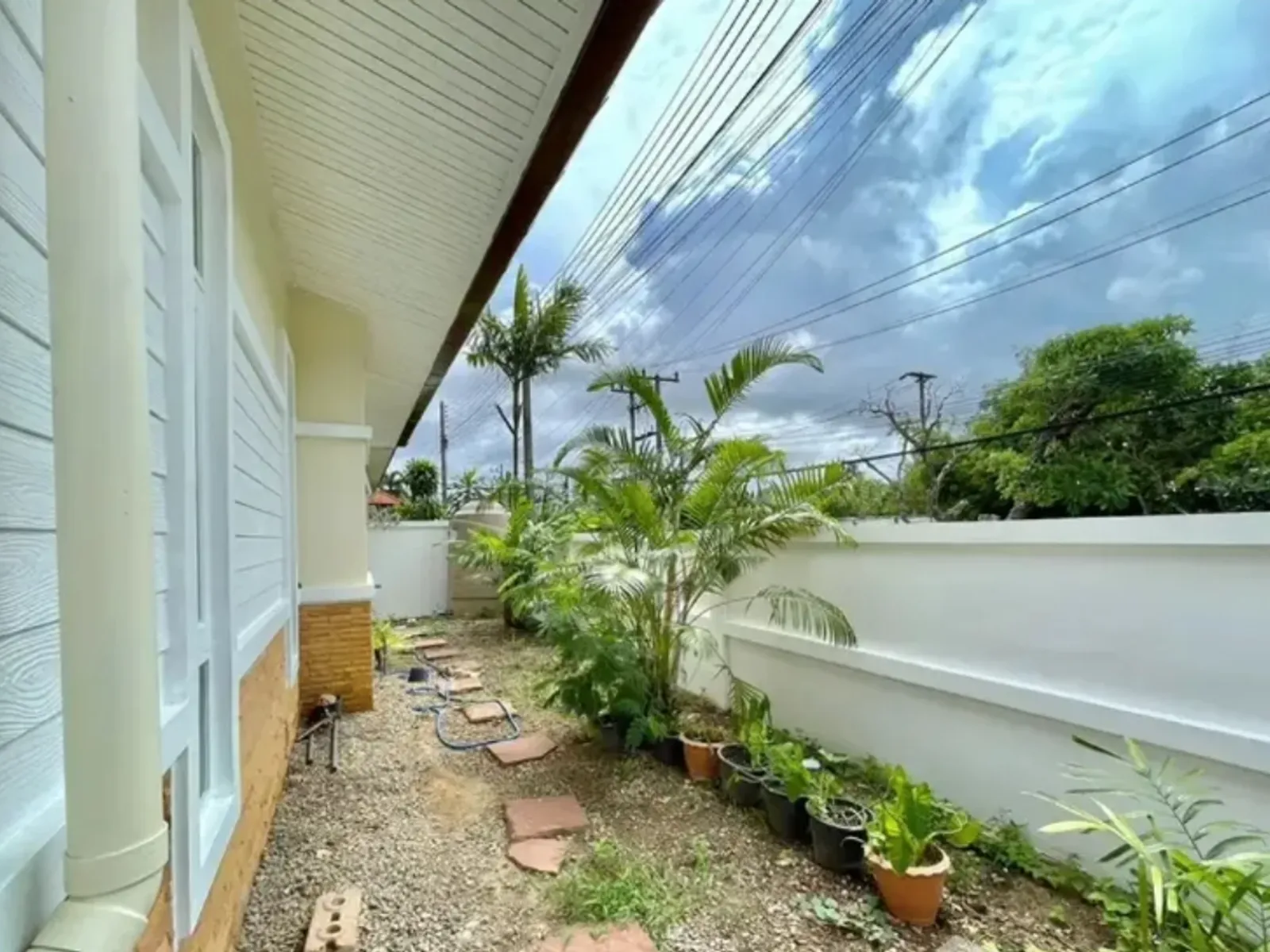 Sun Palm Villa, 3-Bedroom Pool Villa for Sale, Chalong, 150m to Bay, Freehold - Chalong, Phuket - Photo 8