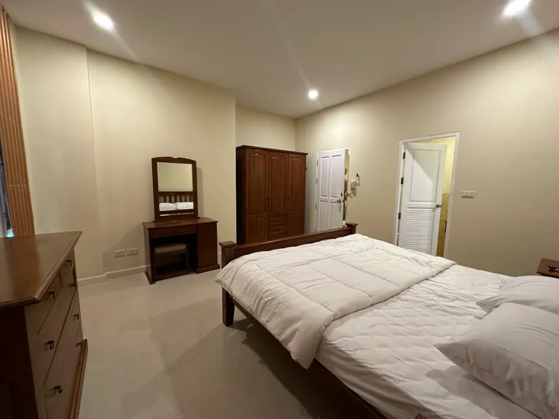 Sun Palm Villa, 3-Bedroom Pool Villa for Sale, Chalong, 150m to Bay, Freehold - Chalong, Phuket - Main photo