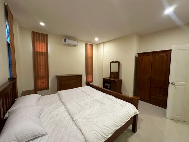 Sun Palm Villa, 3-Bedroom Pool Villa for Sale, Chalong, 150m to Bay, Freehold - Chalong, Phuket - Main photo