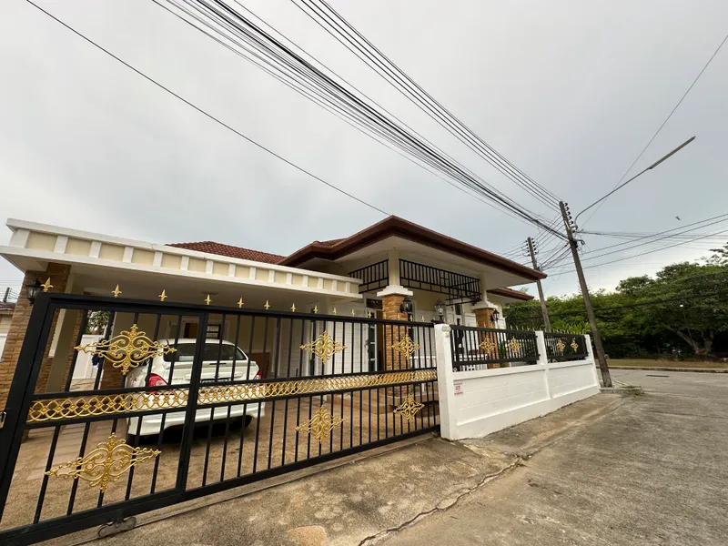 Sun Palm Villa, 3-Bedroom Pool Villa for Sale, Chalong, 150m to Bay, Freehold - Chalong, Phuket - Main photo