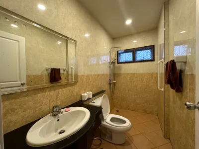 Sun Palm Villa, 3-Bedroom Pool Villa for Sale, Chalong, 150m to Bay, Freehold - Chalong, Phuket - Photo 22