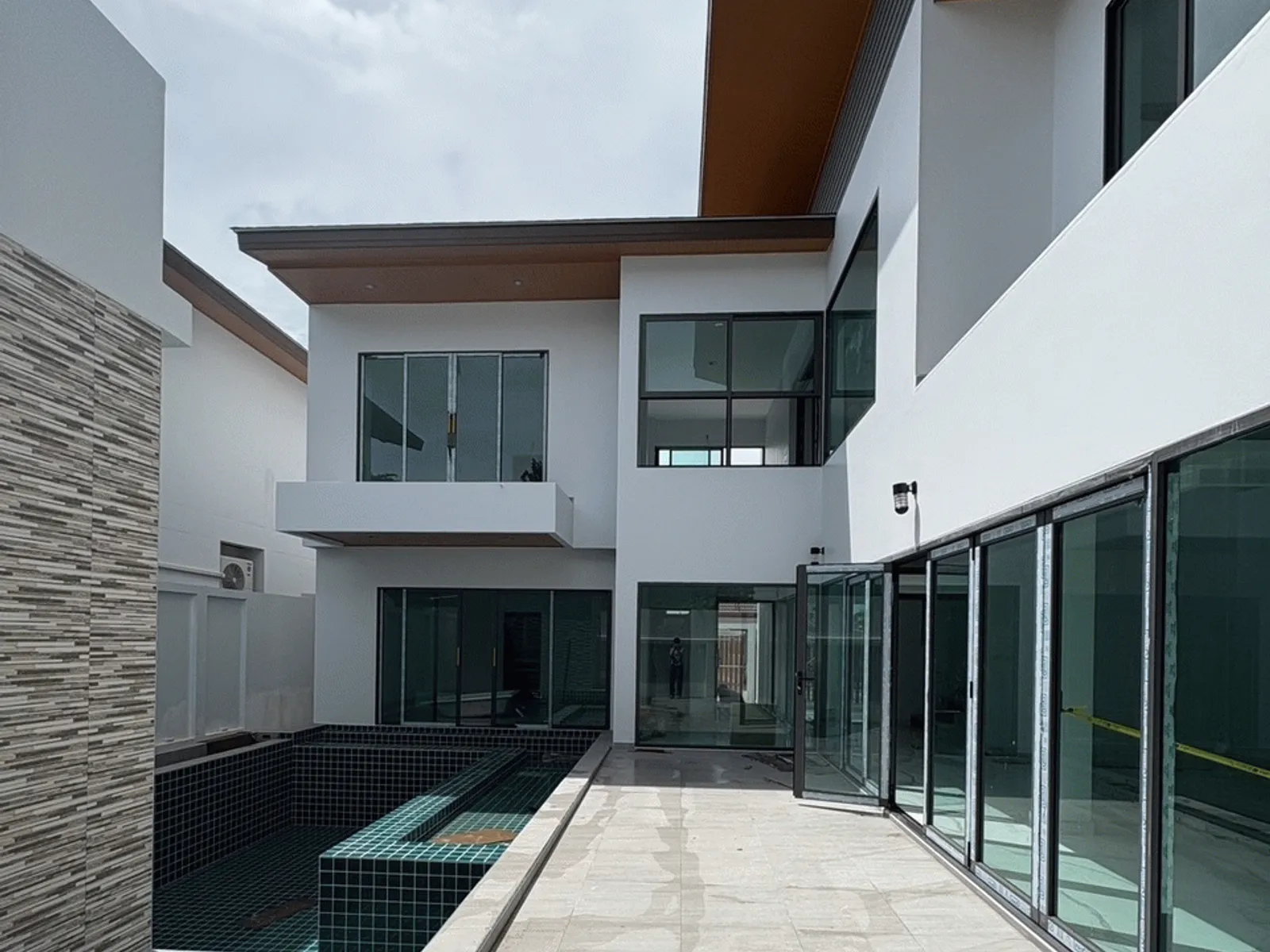 4-Bedroom New Pool Villa for Sale, Rawai, 10 Min to Beach, Freehold - Rawai, Phuket - Photo 1