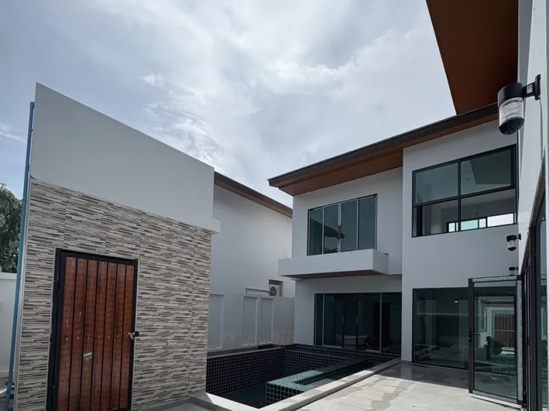 4-Bedroom New Pool Villa for Sale, Rawai, 10 Min to Beach, Freehold - Rawai, Phuket - Main photo