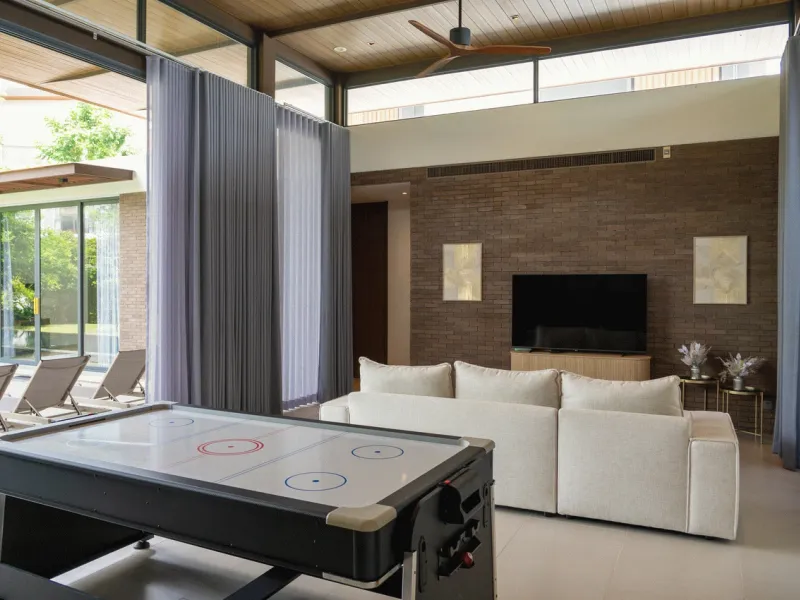 Boat Avenue Residence, 4-Bedroom Luxury Pool Villa for Sale, Cherng Talay, Freehold - Cherng Talay, Phuket - Main photo