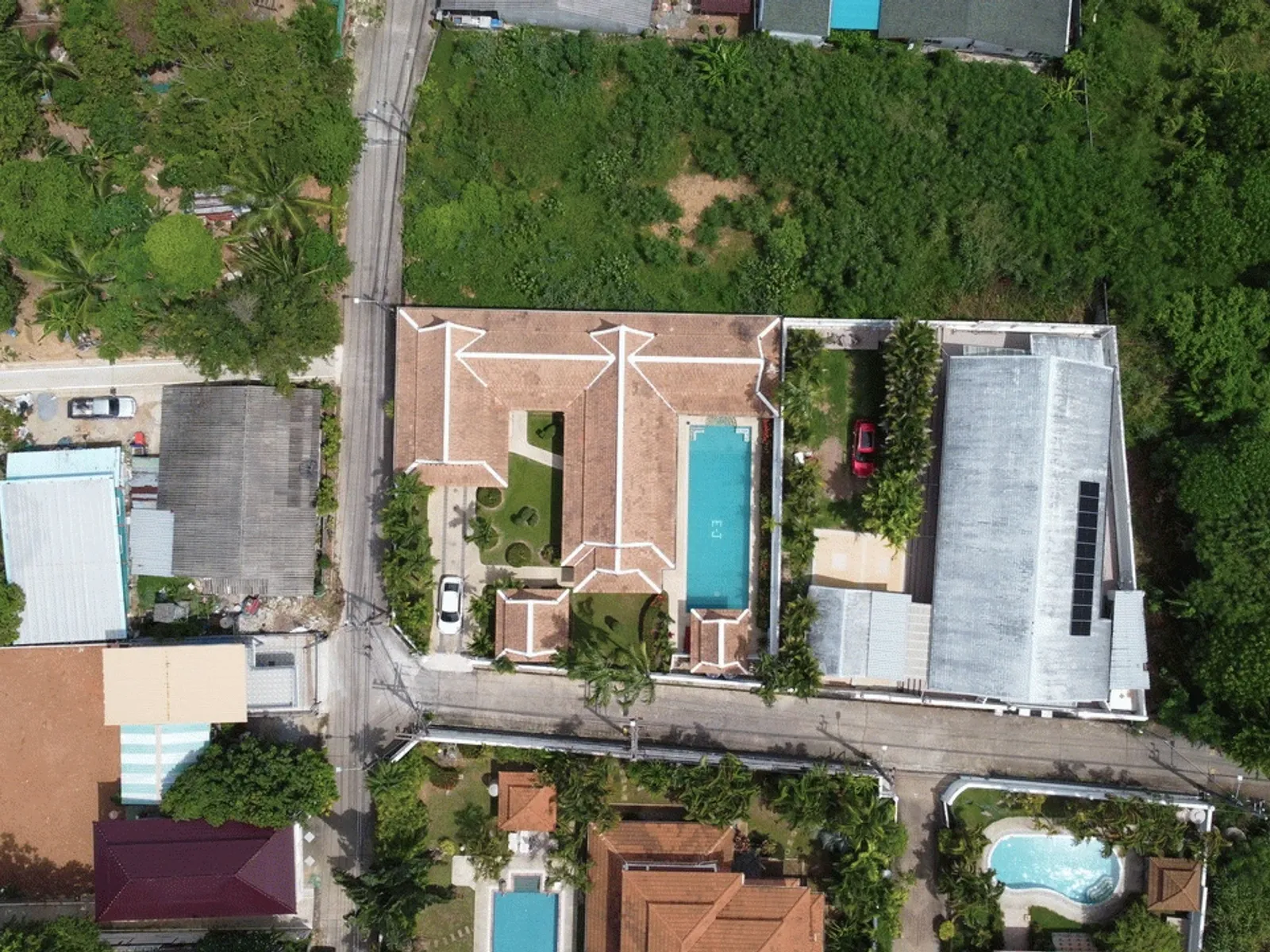 Elegant 2+1 Bed Tropical Pool Villa with Large Garden - Rawai, Phuket - Rawai, Phuket - Photo 2