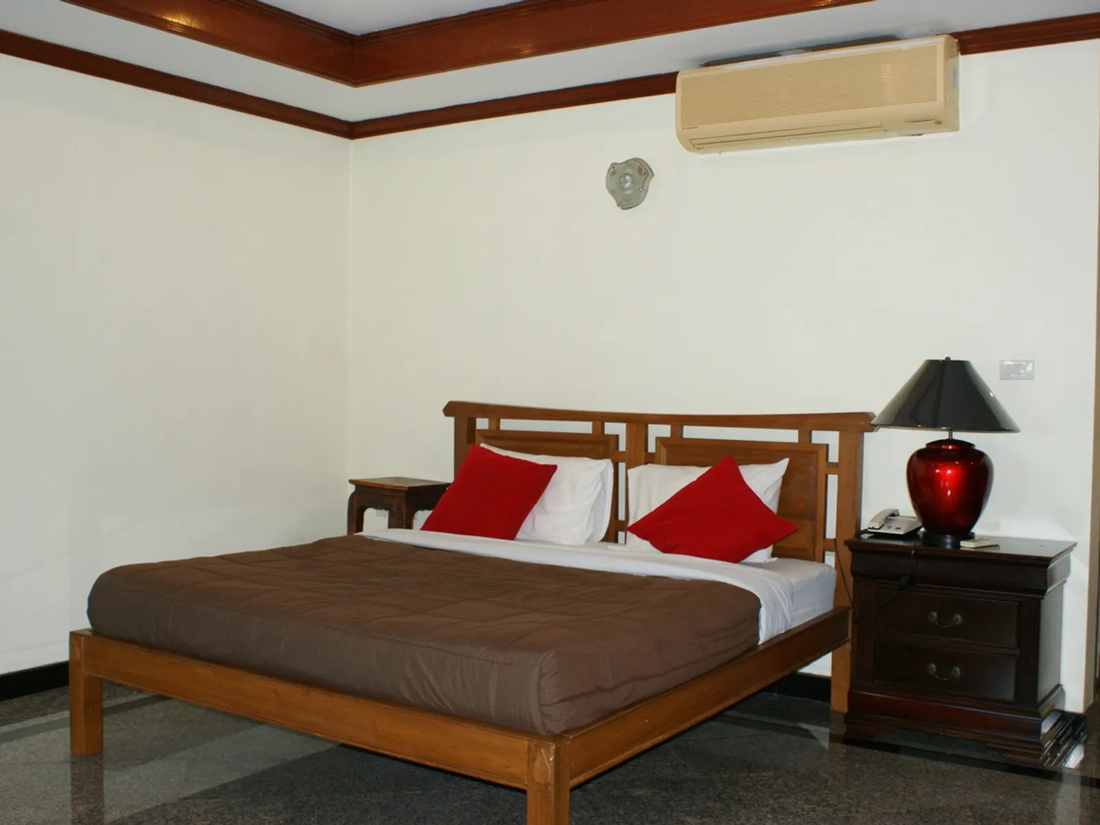 Prince Edward Resort, 1-Bedroom Sea View Studio for Rent, Patong Bay - Patong, Phuket - Photo 10