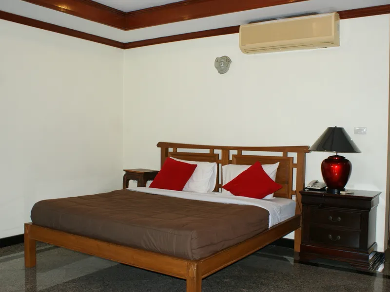 Prince Edward Resort, 1-Bedroom Sea View Studio for Rent, Patong Bay - Patong, Phuket - Main photo