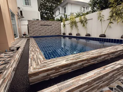 Chalong : Villa de 3 chambres rénovée avec piscine en location longue durée - Chalong, Phuket - Propriété à vendre ou louer à Phuket