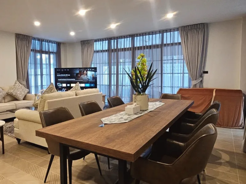 5-Bedroom Pool Villa for Rent, Rawai, Sai Yuan, Large Garden - Rawai, Phuket - Main photo