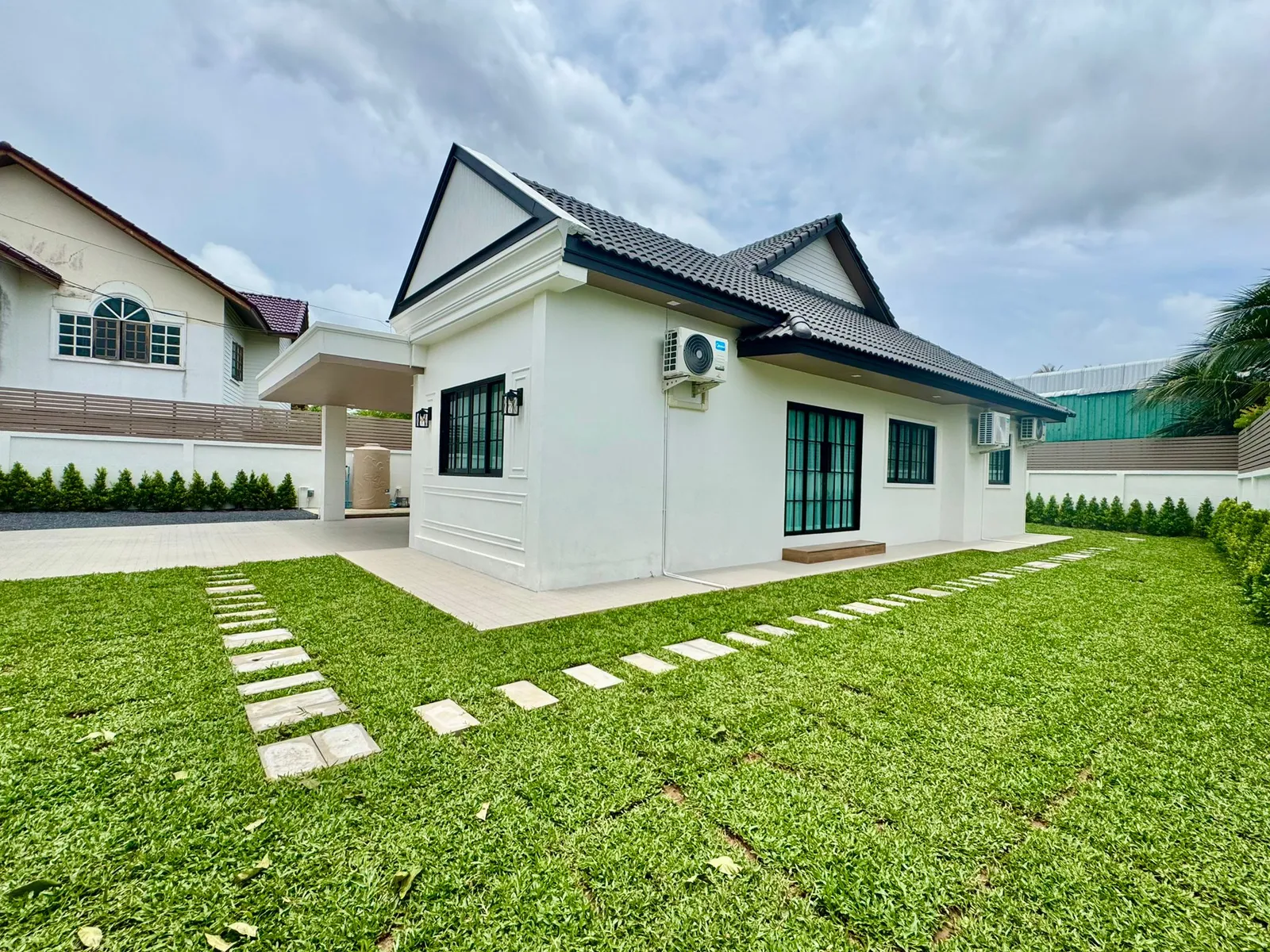 4-Bedroom Family Home for Rent, Thalang, Pet-Friendly - Thalang, Phuket - Photo 1