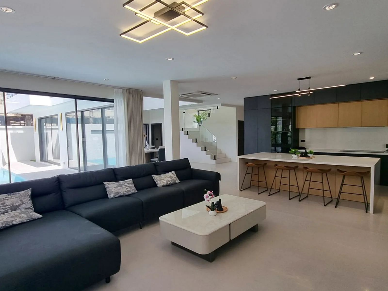 4-Bedroom Pool Villa for Rent, Nai Harn, 5 Min to Beach - Nai Harn, Phuket - Photo 5