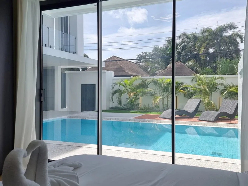 4-Bedroom Pool Villa for Rent, Nai Harn, 5 Min to Beach - Nai Harn, Phuket - Main photo