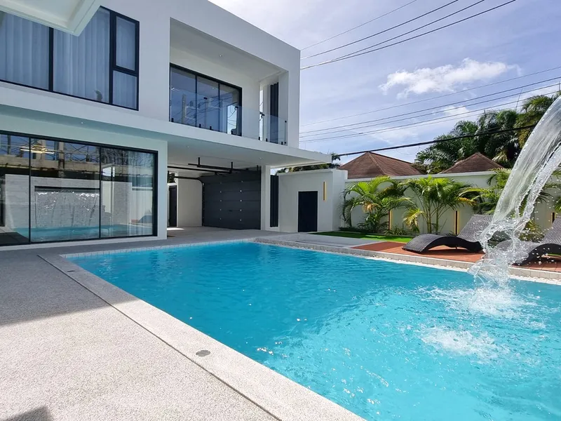 4-Bedroom Pool Villa for Rent, Nai Harn, 5 Min to Beach - Nai Harn, Phuket - Main photo