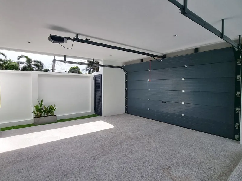 4-Bedroom Pool Villa for Rent, Nai Harn, 5 Min to Beach - Nai Harn, Phuket - Main photo