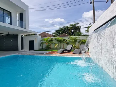 4-Bedroom Pool Villa for Rent, Nai Harn, 5 Min to Beach - Nai Harn, Phuket - Photo 2
