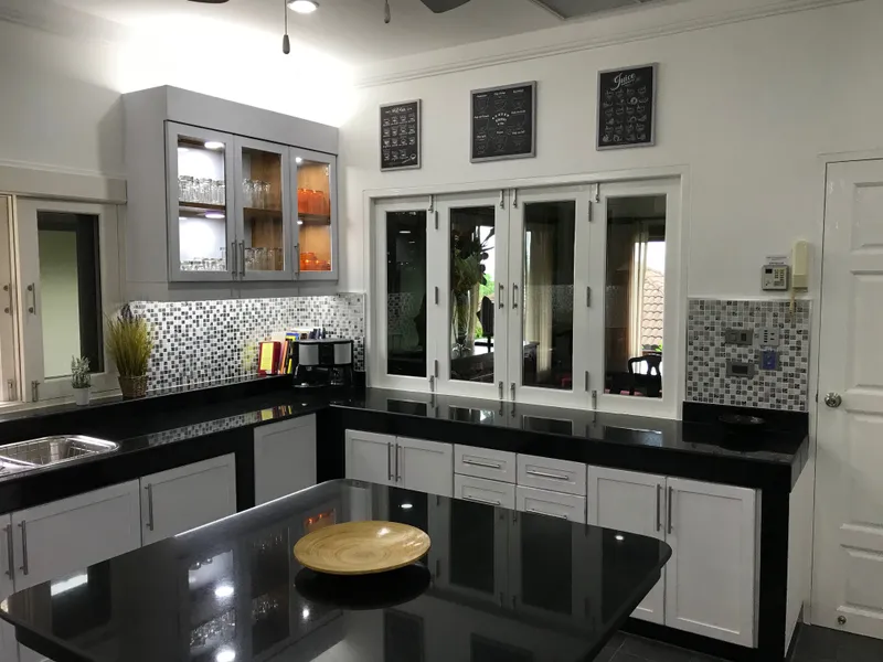 Lakewood Hills, 6-Bedroom Sea View Pool Villa for Sale, Layan, Freehold - Layan, Phuket - Main photo