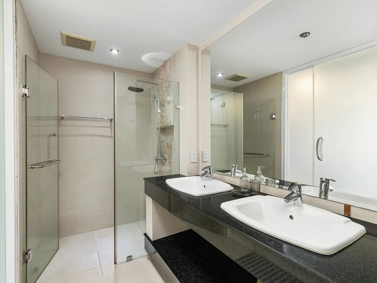 2-Bedroom Sea View Condo for Sale, Surin Beach (157 sqm) - Surin Beach, Phuket - Photo 5