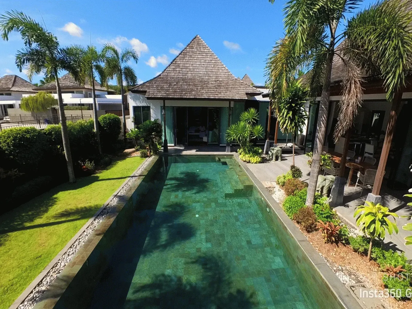 Villa de 4 chambres avec piscine au bord du lac à louer à Cherng Talay. - Cherng Talay, Phuket - Photo 4