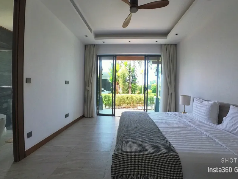 Villa de 4 chambres avec piscine au bord du lac à louer à Cherng Talay. - Cherng Talay, Phuket - Photo principale
