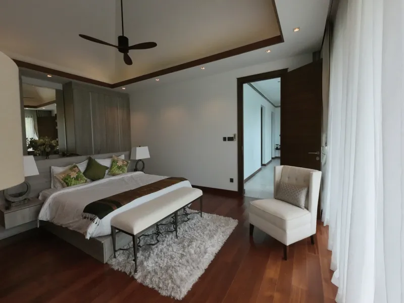 Villa de 4 chambres avec piscine au bord du lac à louer à Cherng Talay. - Cherng Talay, Phuket - Photo principale