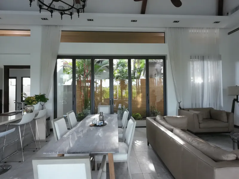 Villa de 4 chambres avec piscine au bord du lac à louer à Cherng Talay. - Cherng Talay, Phuket - Photo principale