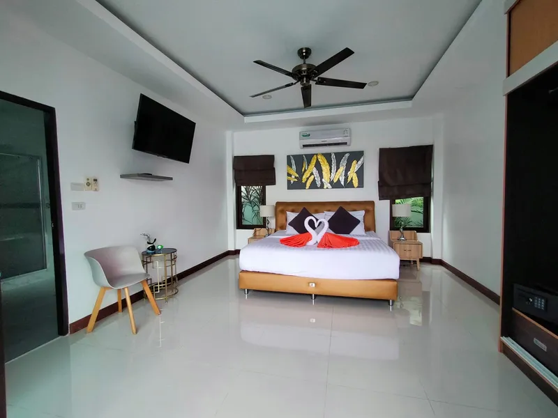 4-Bedroom Pool Villa for Rent, Rawai, with Garden - Rawai, Phuket - Main photo