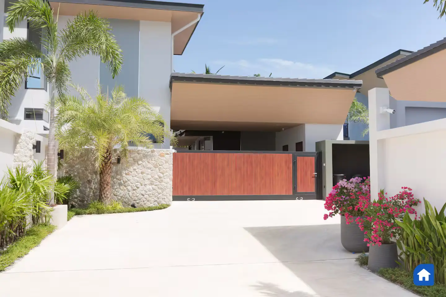 4-Bedroom Luxury Villa for Sale, Rawai, Investment Property - Rawai, Mueang Phuket - Main photo