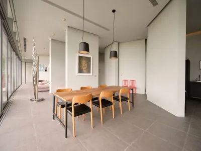 Вилла Таланг работы Кулапата Янтрасаста – Аукционная продажа - Thalang, Phuket - Фото 8