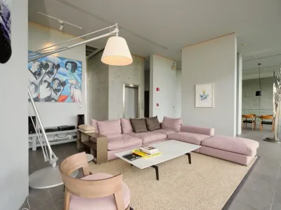 Вилла Таланг работы Кулапата Янтрасаста – Аукционная продажа - Thalang, Phuket - Фото 11