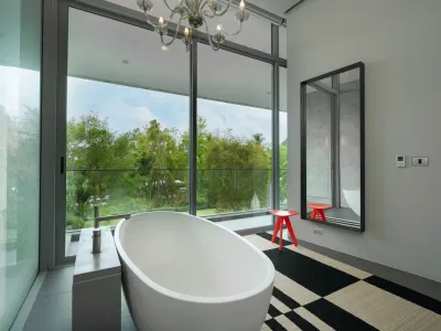 Вилла Таланг работы Кулапата Янтрасаста – Аукционная продажа - Thalang, Phuket - Фото 17