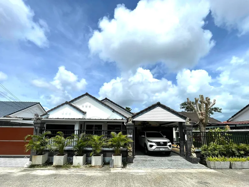 Villa 3 chambres à louer à proximité de BCIS & Central Phuket - Chalong, Phuket - Photo principale