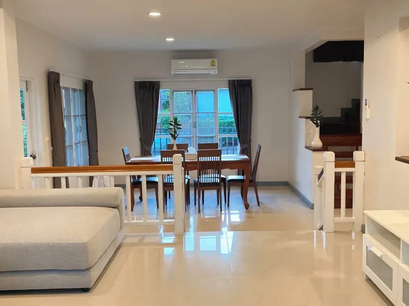 Land and Houses Chalong : Villa familiale de 3 chambres avec piscine et jardin - Chalong, Phuket - Photo principale