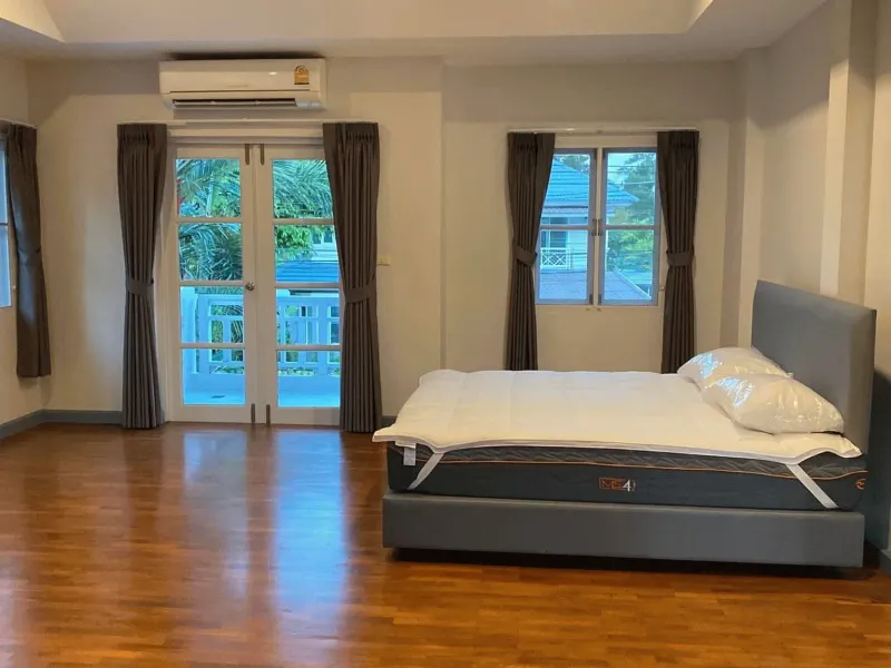 Land and Houses Chalong : Villa familiale de 3 chambres avec piscine et jardin - Chalong, Phuket - Photo principale