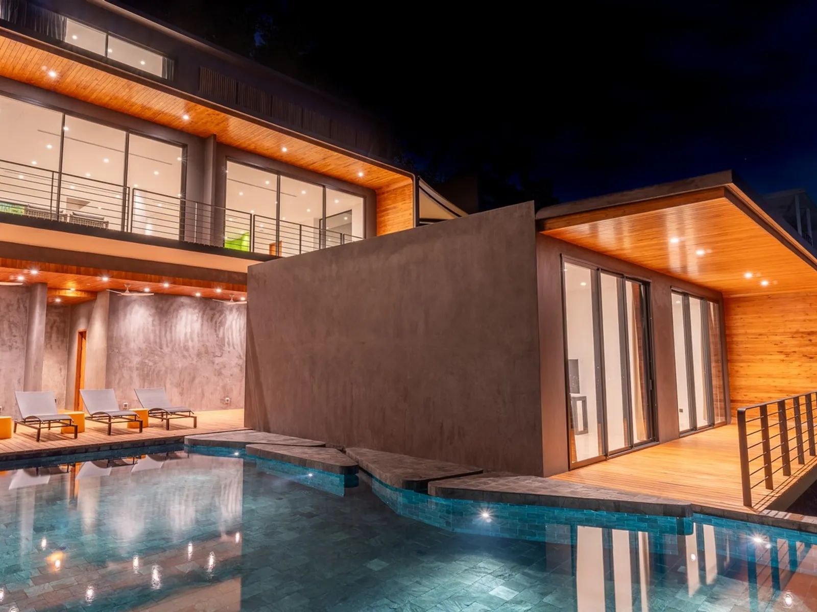 5-Bedroom Hilltop Sea View Pool Villa for Rent, Chalong - Chalong, Phuket - Photo 2
