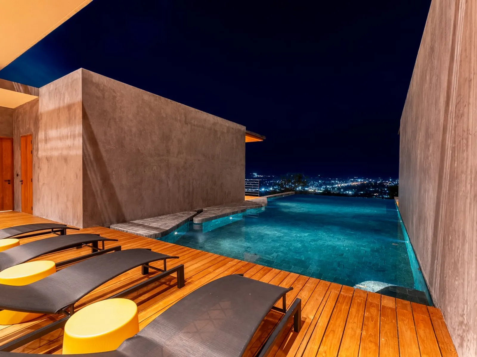 5-Bedroom Hilltop Sea View Pool Villa for Rent, Chalong - Chalong, Phuket - Photo 3