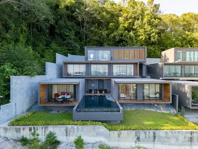Villa 5 chambres avec piscine, vue mer, perchée sur une colline, à louer, Chalong. - Chalong, Phuket - Propriété à vendre ou louer à Phuket