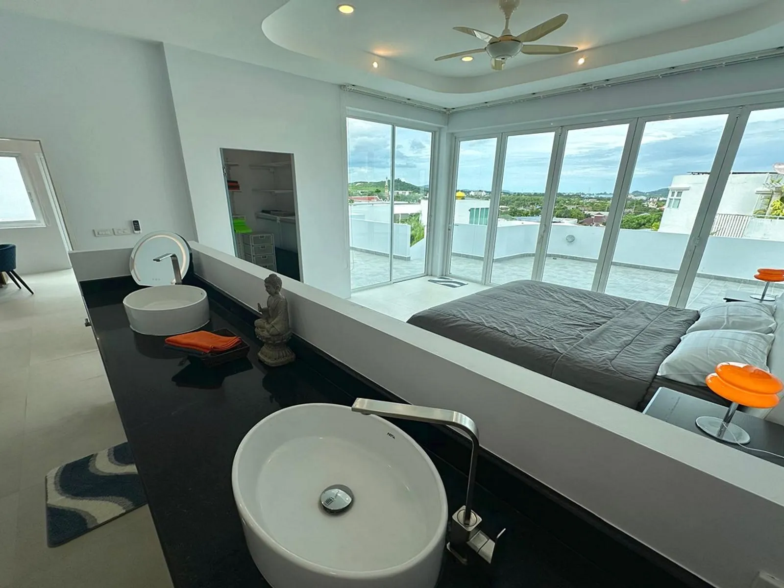 Baan Chalong Résidence : Villa moderne de 4 chambres avec toit-terrasse et vue panoramique - Chalong, Phuket - Photo 17