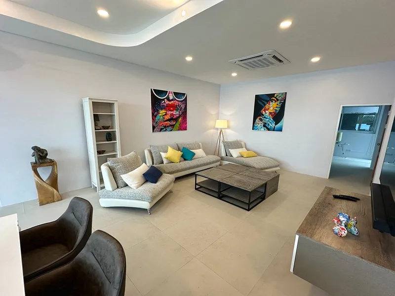 Baan Chalong Résidence : Villa moderne de 4 chambres avec toit-terrasse et vue panoramique - Chalong, Phuket - Photo principale