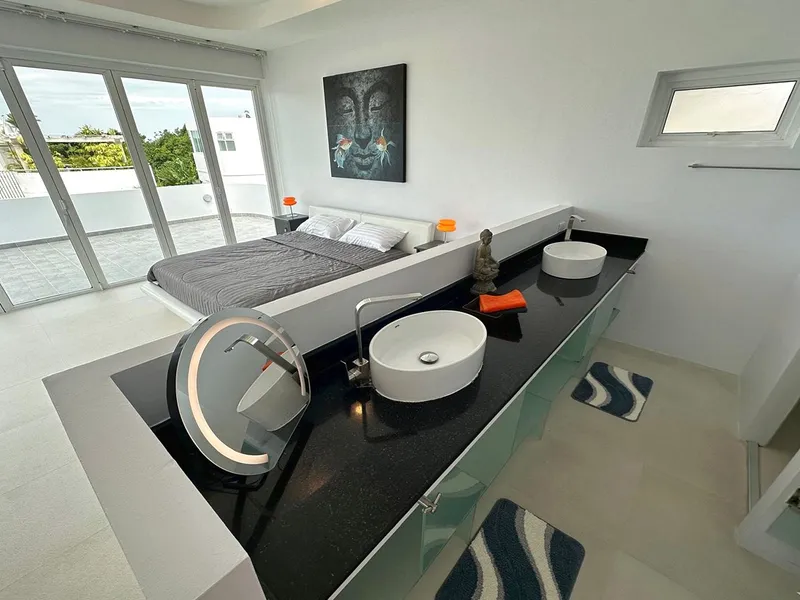 Baan Chalong Résidence : Villa moderne de 4 chambres avec toit-terrasse et vue panoramique - Chalong, Phuket - Photo principale